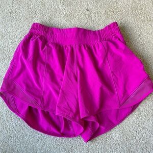 Lululemon Hotty Hot Low Rise 4” shorts